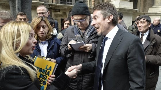 Meloni: "Al governo caccio il direttore del museo Egizio di Torino"