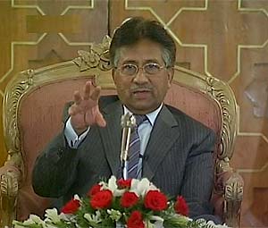 Pakistan: gli Usa chiedono il ripristino della democrazia