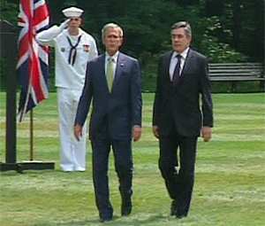 Primo faccia a faccia tra Brown e Bush.