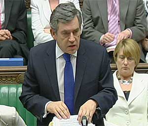 "Sì al trattato, se rispetta le linee rosse, e no al referendum"