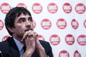 Sinistra Italiana respinge dimissioni Fratoianni e vira verso il M5S