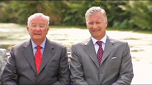 Alberto II, re del Belgio, abdica in favore del figlio Filippo.