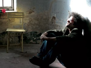 Cristicchi canta i matti