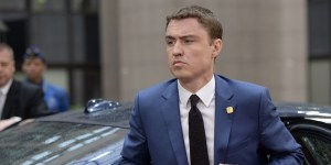 Estonia, Roivas sfiduciato.