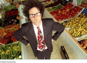 La canzone che prende in giro Sarkozy, ma che parla di Berlusconi