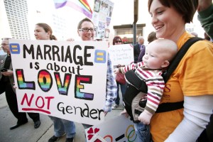 Il Lussemburgo approva matrimoni e adozioni gay