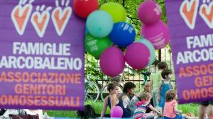 Figlio di due donne. I giudici: entrambe madri dalla nascita