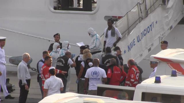 Salvini indagato, immigrati salvati