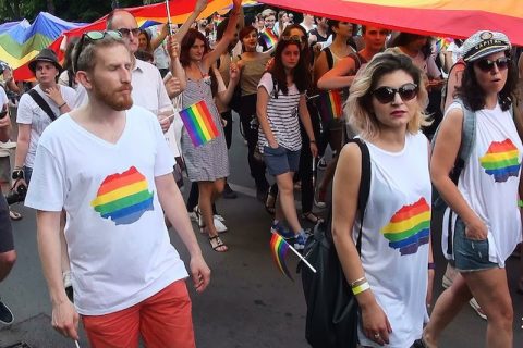 La Corte Costituzionale rumena sancisce che le famiglie lgbt devono avere gli stessi diritti di quelle etero