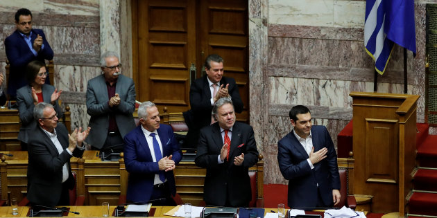 Parlamento greco approva accordo su modifica nome Macedonia
