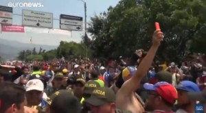 Venezuela: represse nel sangue le proteste per gli aiuti