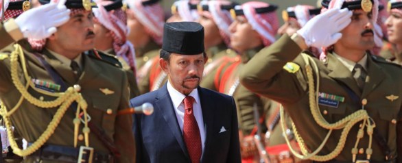 Brunei, nuovo Codice Penale: lapidazione per gay e adulteri e taglio di mano e piede per i ladri.
