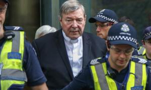 Pedofilia, condannato il cardinale anti-gay George Pell