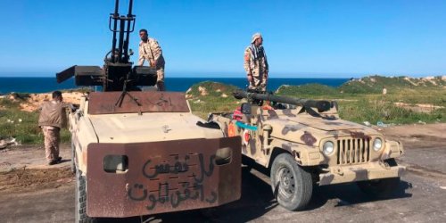 Libia, è fuga internazionale: via i soldati americani e gli imprenditori italiani. Sarraj accusa Macron