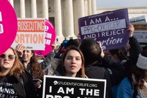 L'Alabama vieta l'aborto: i medici rischiano 99 anni di carcere