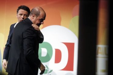 Pd, Renzi invitato all'uscita