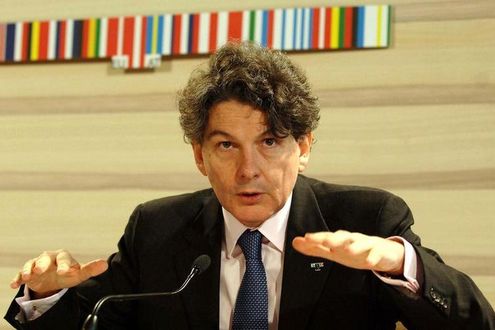 Dopo la bocciatura in Parlamento di Goulard, Macron propone Breton commissario Ue