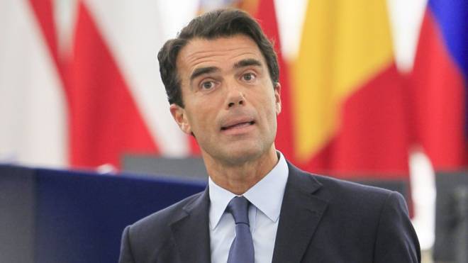 Gozi si dimette dall'incarico di consulente del premier francese