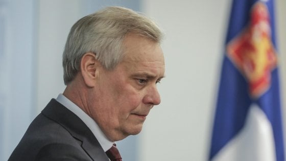 Finlandia, Rinne sfiduciato si dimette