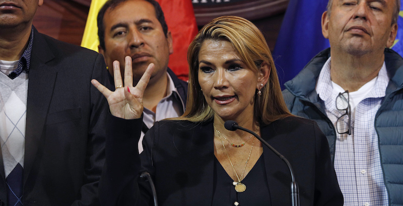 Jeanine Áñez si è autoproclamata presidente della Bolivia