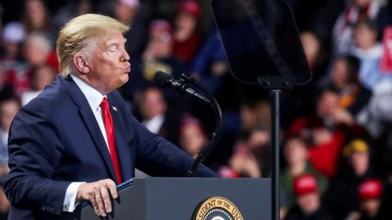 Usa, la Camera vota sì all'impeachment per Trump