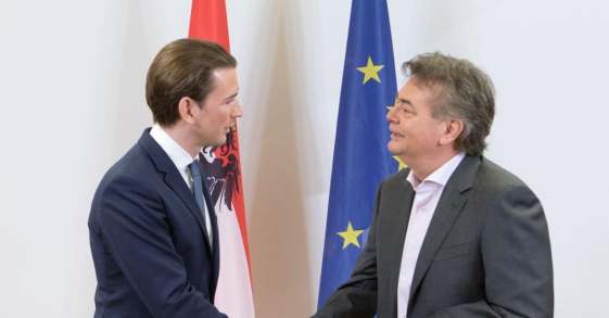 Austria, Kurz annuncia l’intesa per un governo con i Verdi