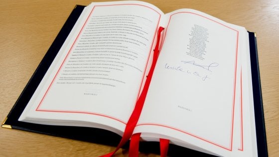 Brexit, Von der Leyen e Michel firmano il divorzio