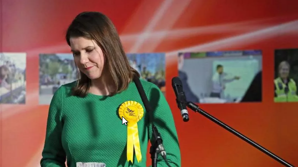 Uk, molti anti-Brexit non eletti. Lascia anche la leader LibDem