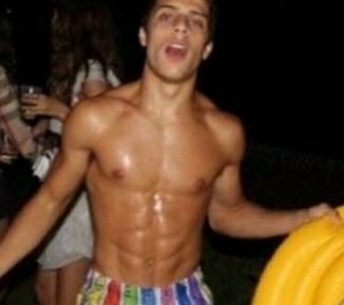 Beppe Grillo in difesa del figlio