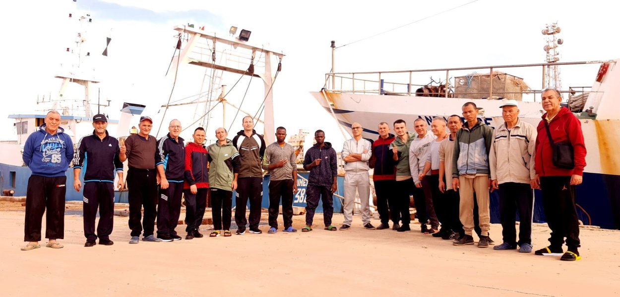 Libia, liberi i pescatori italiani dopo 108 giorni di sequestro. Hanno lasciato Bengasi.