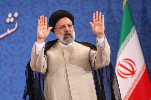 Iran, inizia l'era di Raisi: il religioso ultraconservatore discepolo di Khamenei