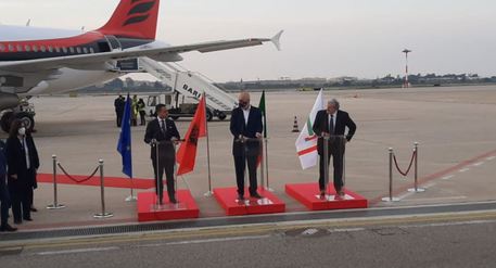 Di Maio e Rama a Bari per trentennale sbarchi da Albania