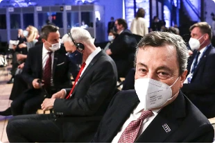 Vertice Ue a Porto, Draghi: "L'Italia e l'Europa non sono come dovrebbero essere" - See more at: http://www.rainews.it/dl/rainews/articoli/Vertice-Ue-Portogallo-Porto-von-der-leyen-draghi-europa-vaccini-lavoro-recovery-bdafc60d-63a0-4916-8226-9dfefc37ecd1.html