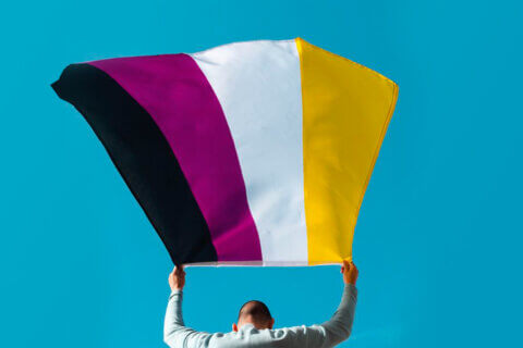 Riconosciuta una persona con identità di genere non binaria