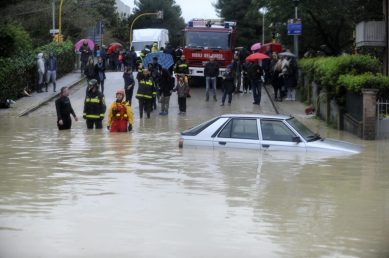 Alluvione Marche, dall'allarme in ritardo alle opere non eseguite