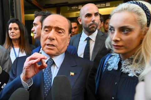 Lo sconcerto di Meloni dopo le dichiarazioni di Berlusconi: così si fa male da solo