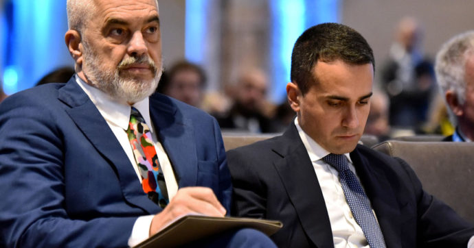 Vaccini, Edi Rama: “Con Di Maio abbiamo fatto contrabbando all’insaputa di Pfizer”